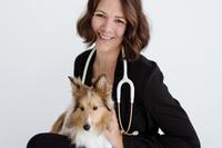 Dra. Karie Johnson, veterinaria