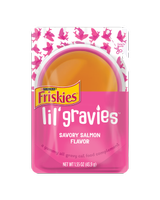Complemento y aderezo de alimento húmedo para gatos Friskies Lil' Gravies con sabor a salmón sabroso