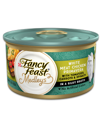 Fancy Feast® Medleys de pechuga de pollo primavera con tomates, zanahorias y espinaca en un caldo suave