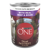 Alimento húmedo para perros con trozos tiernos de carne real de res y bisonte en salsa preparada con jugo de cocción Purina ONE® True Instinct