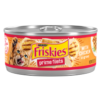 Alimento húmedo para gatos adultos Friskies filetes de primera con pollo en salsa preparada con jugo de cocción