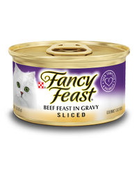 Festín de trozos de carne de res en salsa preparada con jugo de cocción