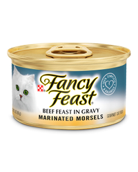 Alimento húmedo <i>gourmet</i> para gatos Bocados marinados de Fancy Feast® sabor a res en salsa preparada con jugo de cocción