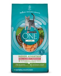 Alimento seco para gatos con carne real de salmón Purina ONE +Plus Indoor Advantage