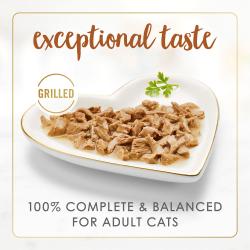alimento húmedo para gatos fancy feast con hígado y pollo a la parrilla en salsa preparada con jugo de cocción