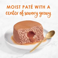 Nuestro paté más húmedo con salsa en el centro