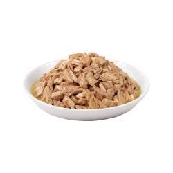 Alimento húmedo para gatos Purina Pro Plan Control de Peso en un tazón
