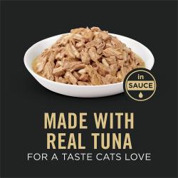 Etiqueta del empaque de alimento para gatos que destaca elaborado con atún real