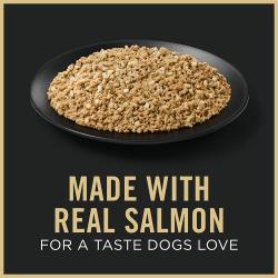 Purina Pro Plan Adulto 7+ Piel y Estómago Sensibles está elaborado con salmón real.