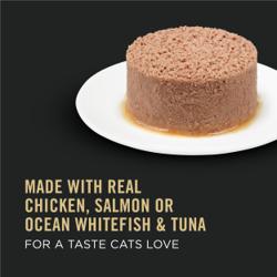 El paquete variado de comida húmeda para gatos Purina Pro Plan Control de Bolas de Pelo Favoritos Clásicos está elaborado con pollo, salmón, pescado blanco del océano y atún reales.