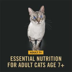 Purina Pro Plan Complete Essentials contiene nutrición formulada para gatos adultos de siete años en adelante.