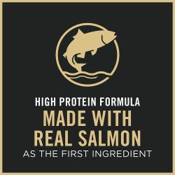 El alimento seco para gatos Pro Plan Complete Essentials es una fórmula alta en proteína elaborada con salmón real como primer ingrediente.