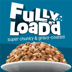 El alimento húmedo para gatos Friskies Fully Load’d es extra troceado y está cubierto con una deliciosa salsa.