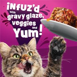 Friskies Glazed and Infuzed wet cat food is made with gravy glaze and veggies cats find yummy.