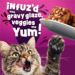 Friskies Glazed and Infuzed wet cat food is made with gravy glaze and veggies cats find yummy.