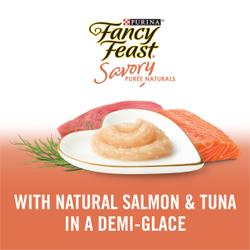Savory Purée Naturals con carne natural de salmón y atún en una salsa demi-glace