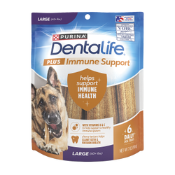 Paquete de DentaLife Plus Immune Support Treats para perros grandes.