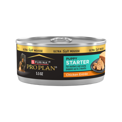 Una lata de 5,5 oz de Purina Pro Plan Puppy Starter mousse ultra suave de pollo para cachorros