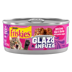 A 5.5 ounce can of Friskies Glazed and Infuzed shrimp and garden veggie with gravy wet cat food.