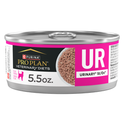 Una lata de 5.5 oz de alimento húmedo para gatos Pro Plan Veterinary Diets UR Fórmula urinaria St/Ox para felinos.