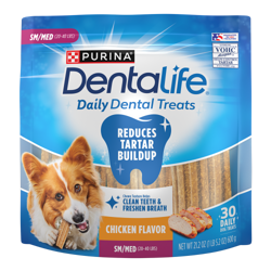 A 21.2 ounce bag of Purina DentaLife Daily Oral Care chicken small to medium dental dog treats containing 30 treats.