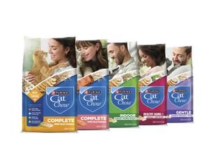 A lineup of a variety of Purina Cat Chow Cat Food adult recipes