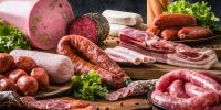 varios productos de carne de cerdo