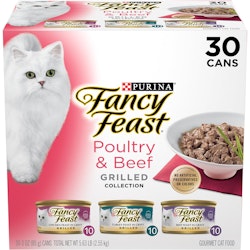 Paquete surtido de 30 latas de alimento húmedo para gatos Fancy Feast de la colección <i>gourmet</i> de carne de aves y res asada