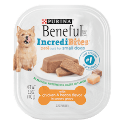beneful incredibites pate with chicken and bacon flavor in savory gravy wet small dog food
