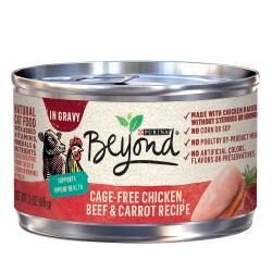Alimento húmedo para gatos Beyond, receta de pollo libre de jaula, carne de res y zanahoria en salsa preparada con jugo de cocción