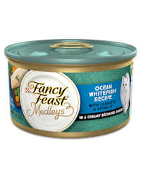 Fancy Feast Medleys Ocean Whitefish With Carrots & Spinach in a Creamy Béchamel Sauce  