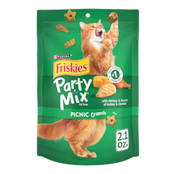 Friskies Party Mix Picnic Crunch Cat Treats package
