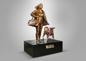 statue