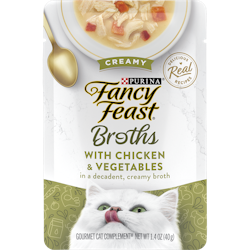 Complemento en caldo de alimento húmedo cremoso para gatos Fancy Feast de Purina con pollo y vegetales