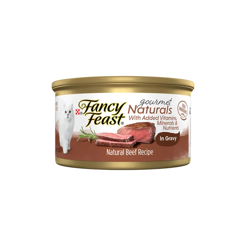 Alimento húmedo para gatos de receta con atún Gourmet Naturals en salsa preparada con jugo de cocción de Fancy Feast