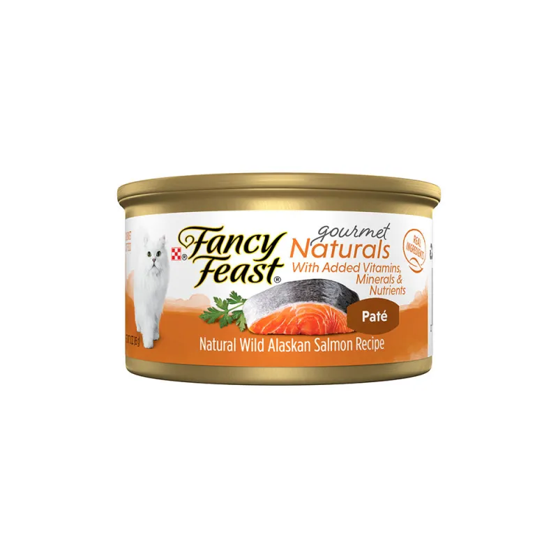 Alimento húmedo para gatos con salmón salvaje de Alaska natural Gourmet Naturals de Fancy Feast