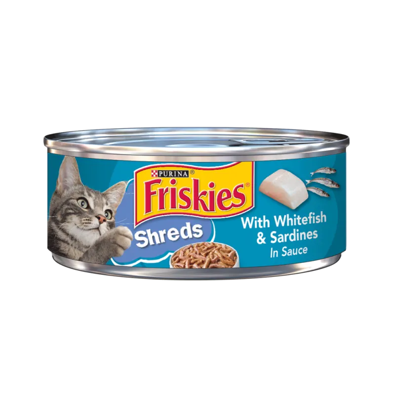 Alimento húmedo para gatos en tiras Friskies con pescado blanco y sardinas en salsa