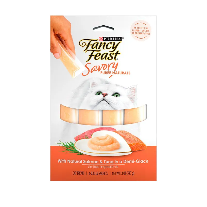 Bocadillos Fancy Feast Savory Purée Naturals para gatos elaborados con carne natural de salmón y atún en una salsa demi-glace